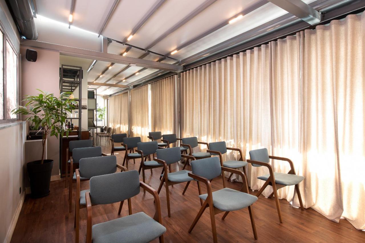 S Hotel Boutique เทสซาโลนิกิ ภายนอก รูปภาพ The interior of the library